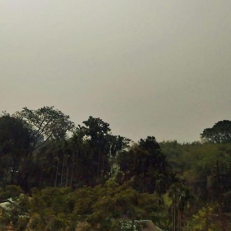Woodland Lodge And Restaurant Guwahati Exterior foto