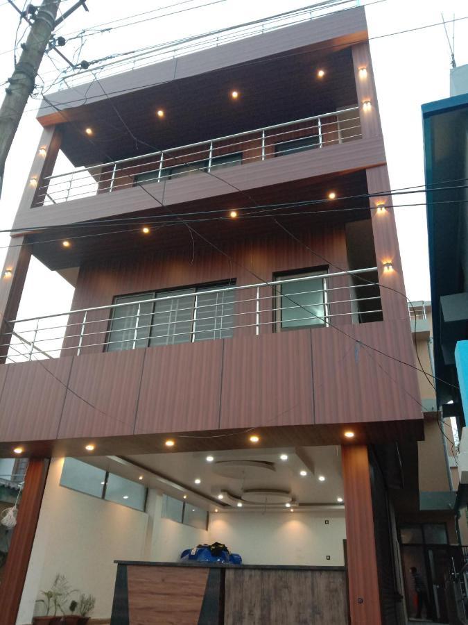 Woodland Lodge And Restaurant Guwahati Exterior foto